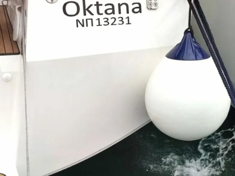 Charter a Bavaria Bavaria C42 in Lefkáda on Samboat