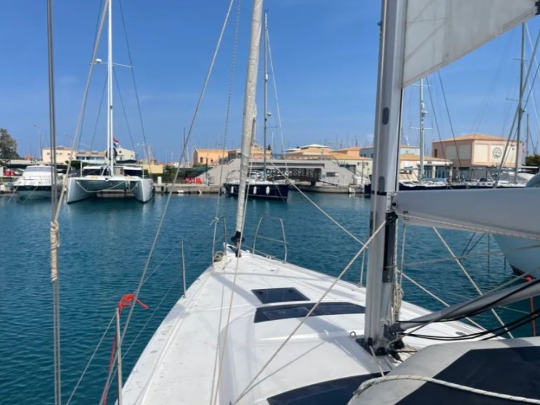 Dufour Dufour 390 charter bareboat or skippered in  Lefkáda