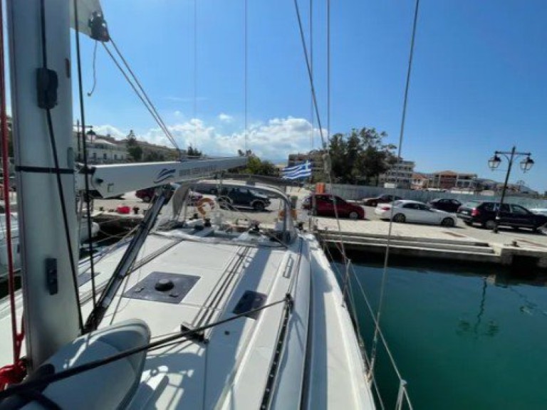 Yacht charter Lefkáda - Bénéteau Oceanis 40.1 on SamBoat