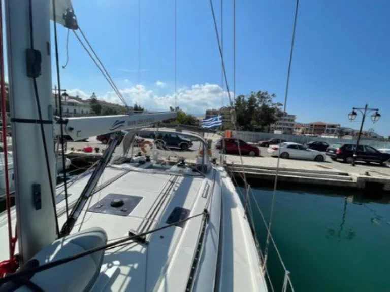 Yacht charter Lefkáda - Bénéteau Oceanis 40.1 on SamBoat