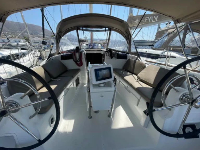Charter a Jeanneau Sun Odyssey 419 in Paros (Island) on Samboat