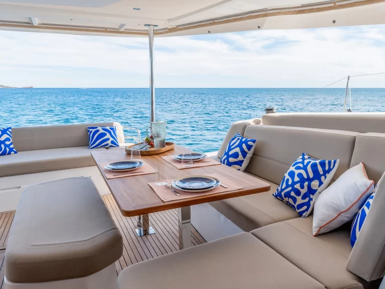 Catamaran to hire Frenchtown at the best price