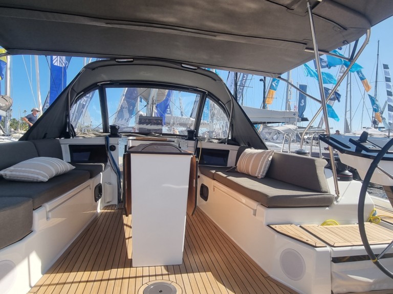 Yacht hire Golfe-Juan cheap Dufour 44