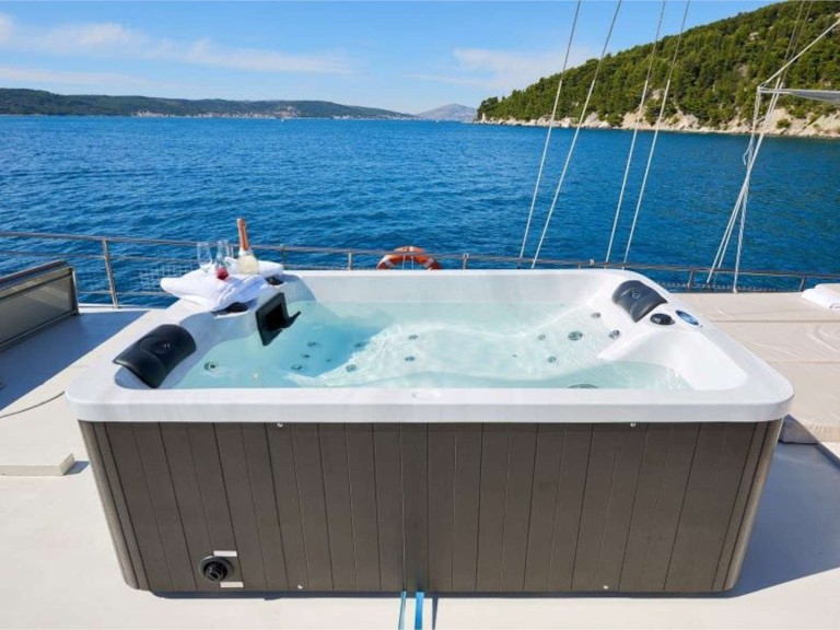 Hire Sailboat Unknown with a boat licence