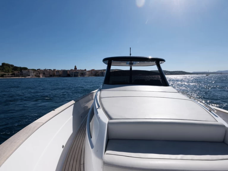 Yacht hire Saint-Tropez cheap Gozzo 35