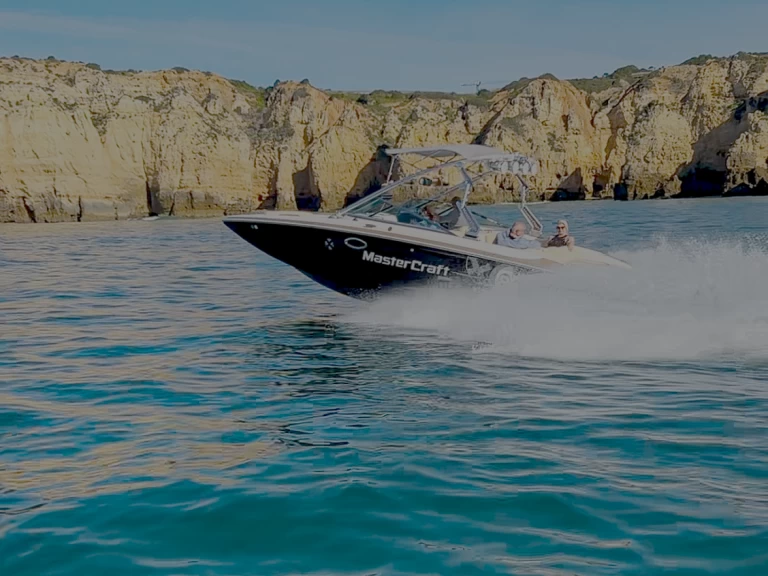 Charter a Mastercraft X80 in Marina de Lagos on Samboat