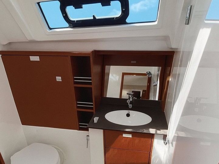 Hire a Bavaria Cruiser 41 Palma de Mallorca