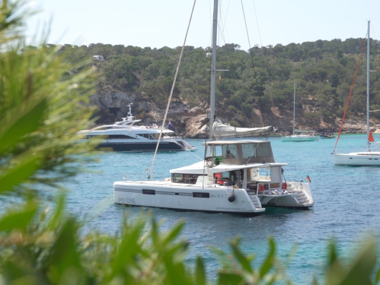 Hire Catamaran with or without skipper Lagoon Cagliari