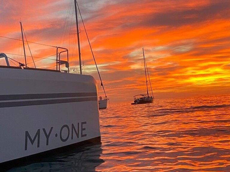 Catamaran to hire Cagliari at the best price