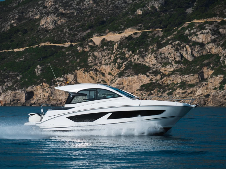 Motorboat to hire Barcelona at the best price