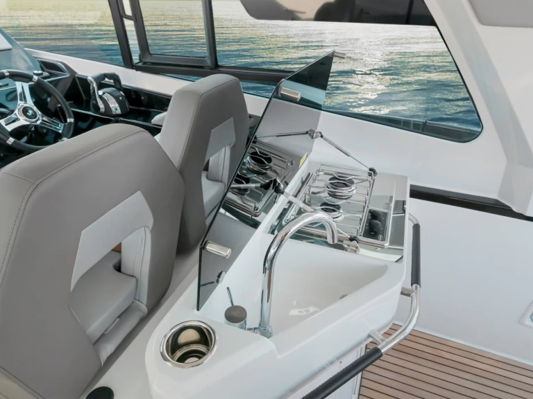 Yacht hire Barcelona cheap Gran Turismo 32 OB