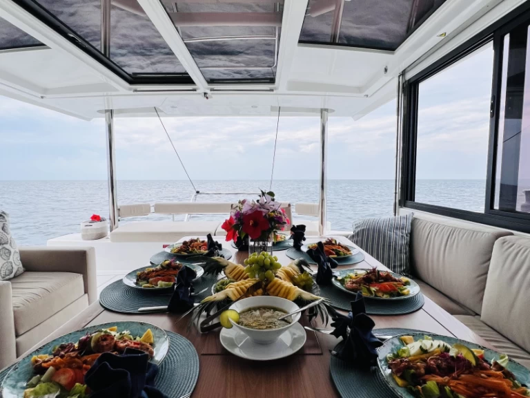 Charter a Bali First Tracks in Belize City on Samboat