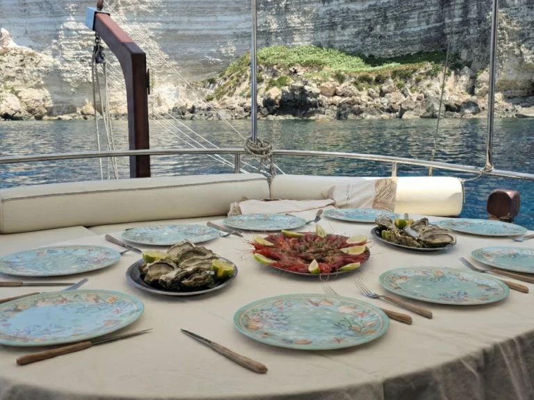 Hire Luxury Yacht Custom Gulet-Motor Sailor with a boat licence