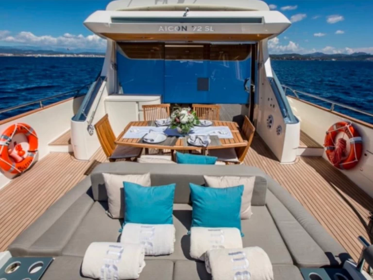 Yacht charter Saint-Tropez - Aicon 72 SL on SamBoat