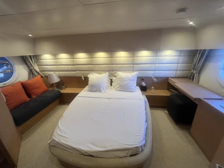 Luxury Yacht hire in Saint-Tropez - Aicon 72 SL