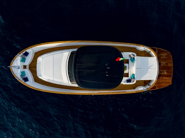 Hire a Apreamare Gozzo 45  Port de Saint Tropez