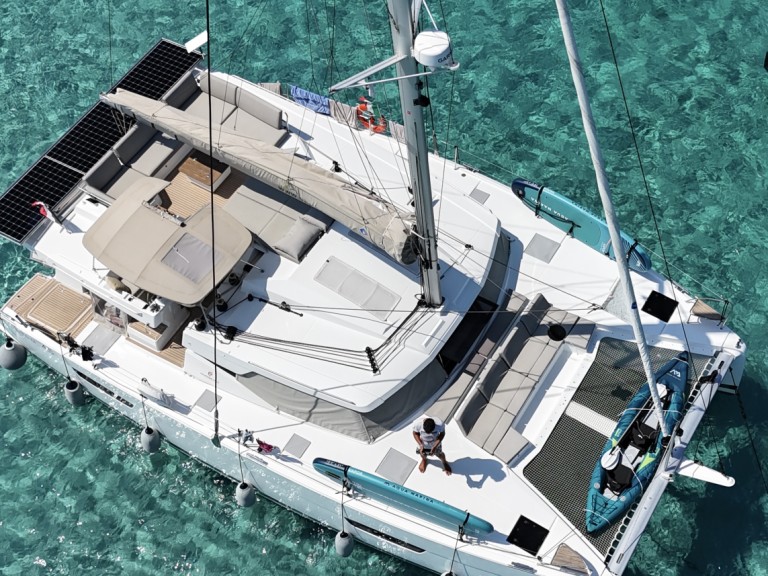Catamaran to hire Simpson Bay at the best price