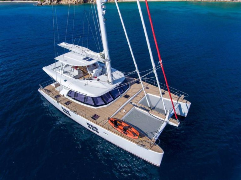Hire Catamaran with or without skipper Sunreef Lávrio