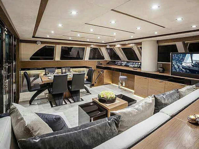 Hire Catamaran Sunreef with a boat licence