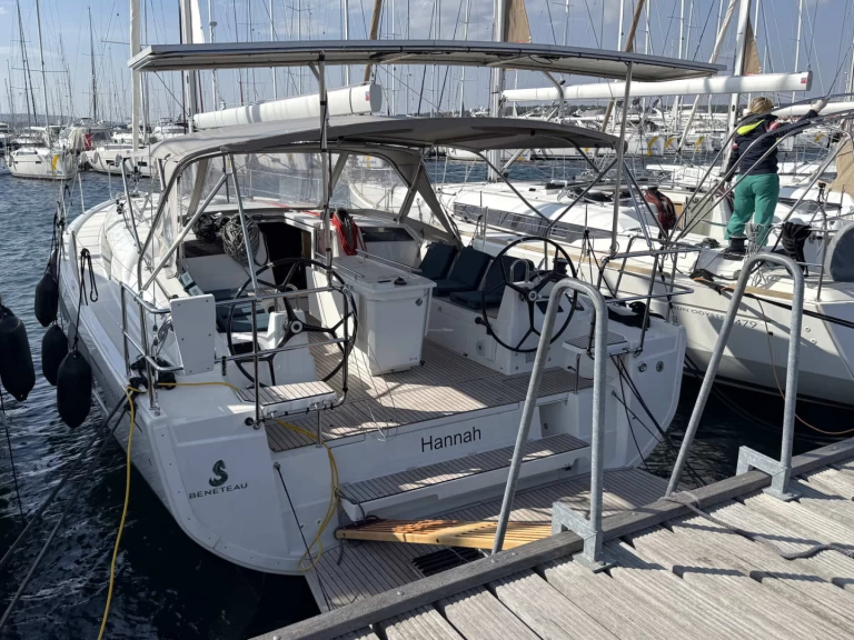 Hire a Bénéteau Oceanis 40.1 Punat