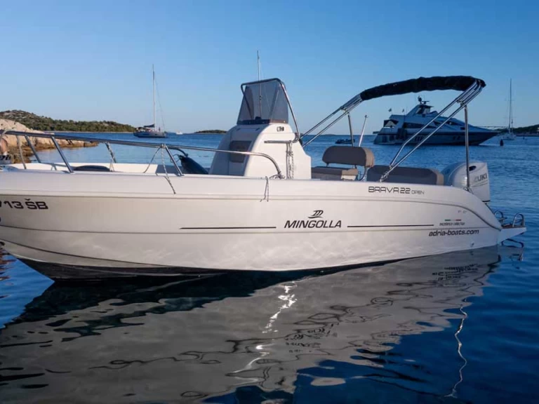 Charter a Mingolla Brava 22 Open in Šibenik on Samboat