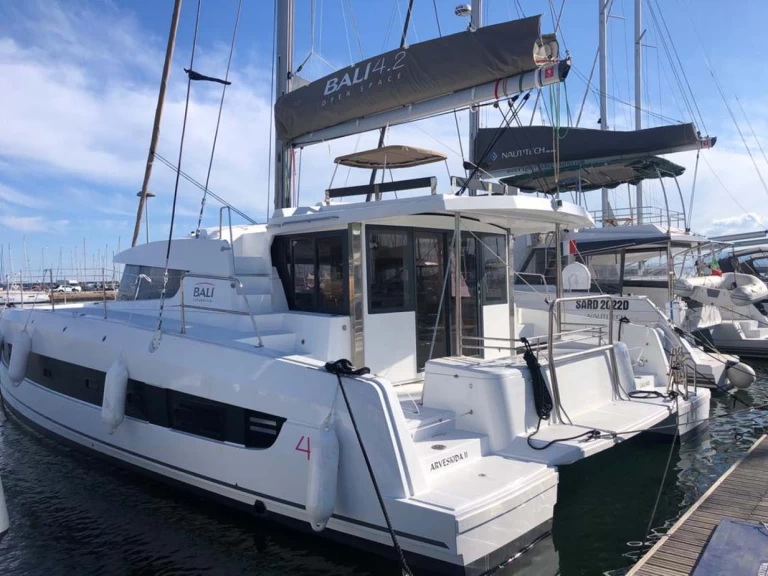 Catamaran to hire Golfo Aranci at the best price