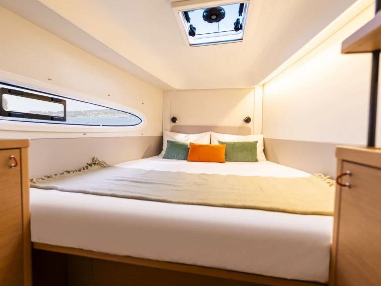 Catamaran to hire Alimos at the best price