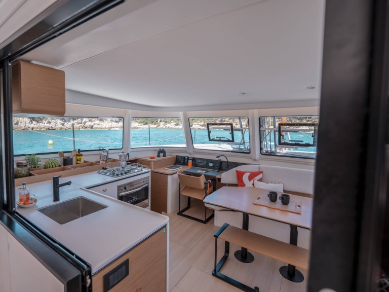 Yacht charter Alimos - Excess Excess 13 - 4 + 2 cab. on SamBoat
