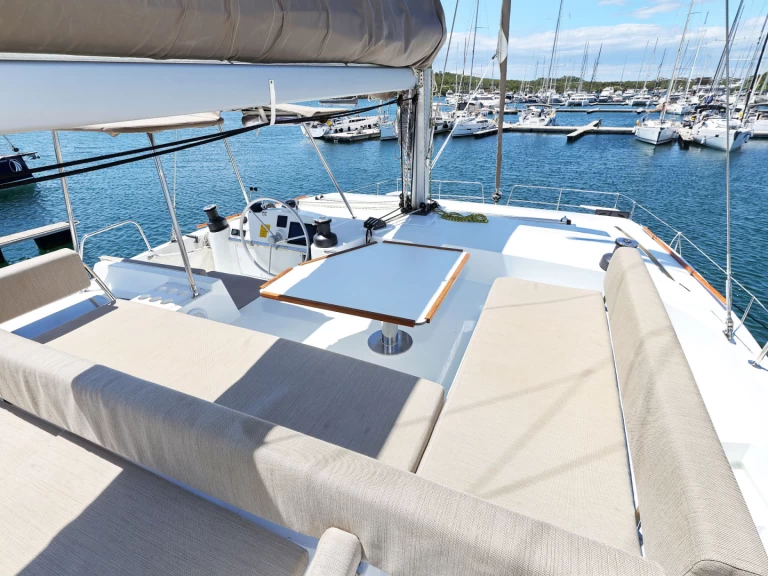 Charter a Bali Bali 4.4 in Šibenik on Samboat