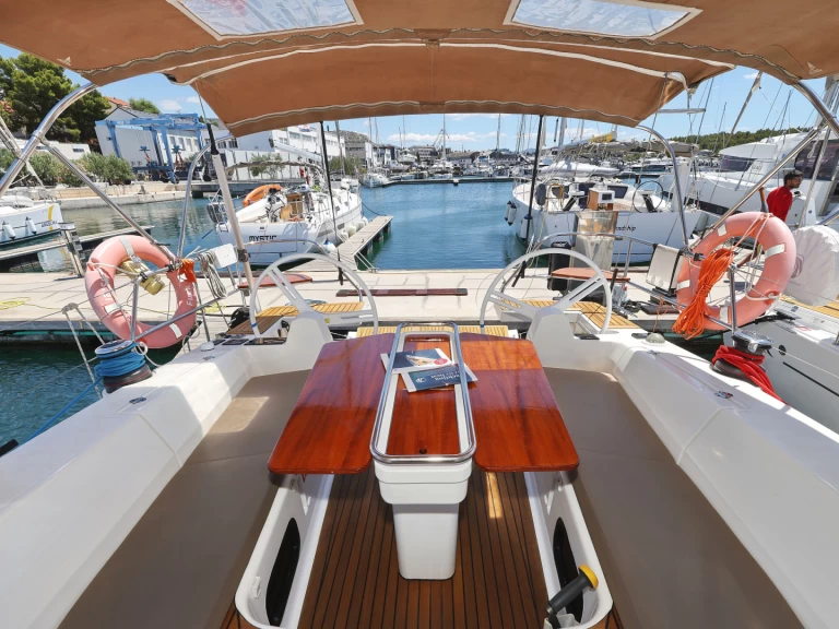 Yacht charter Šibenik - Elan Impression 45 on SamBoat