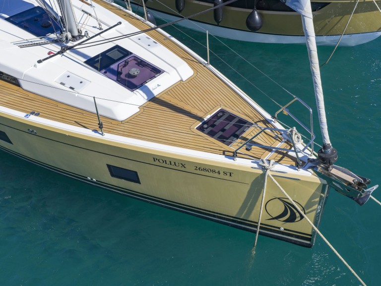 Sailboat to hire Kaštela at the best price