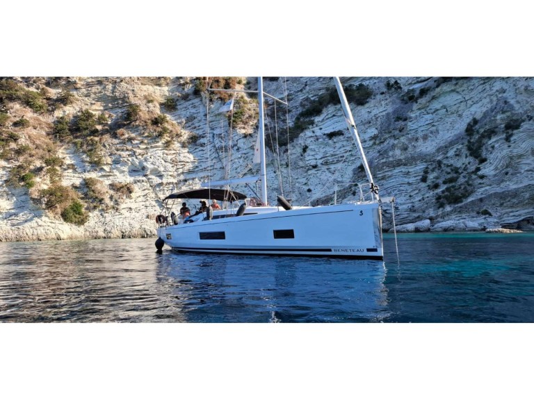 Yacht hire Alimos cheap Oceanis 46.1
