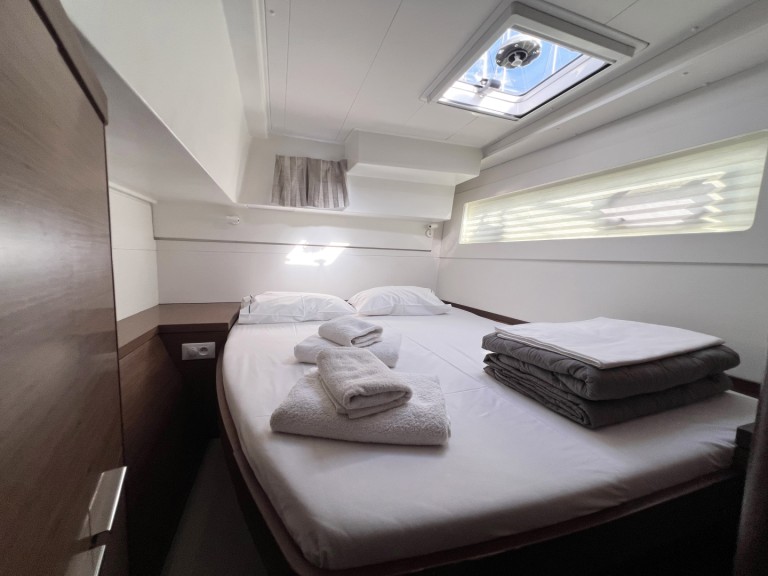 Hire Catamaran with or without skipper Lagoon Alimos