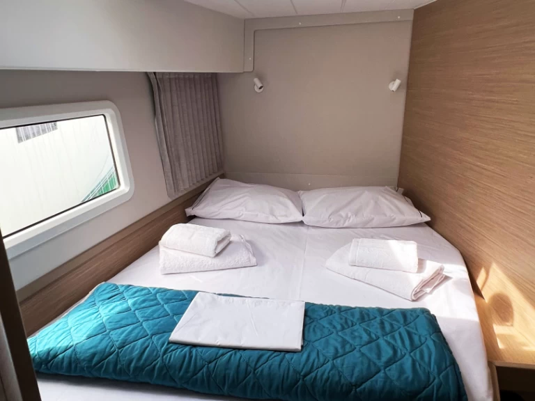 Yacht hire Alimos cheap Lagoon 42