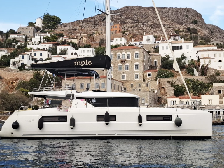 Catamaran to hire Alimos at the best price