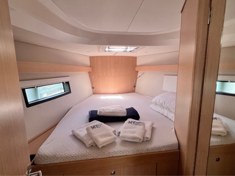 Yacht charter Castiglioncello - Bavaria Bavaria C42 on SamBoat