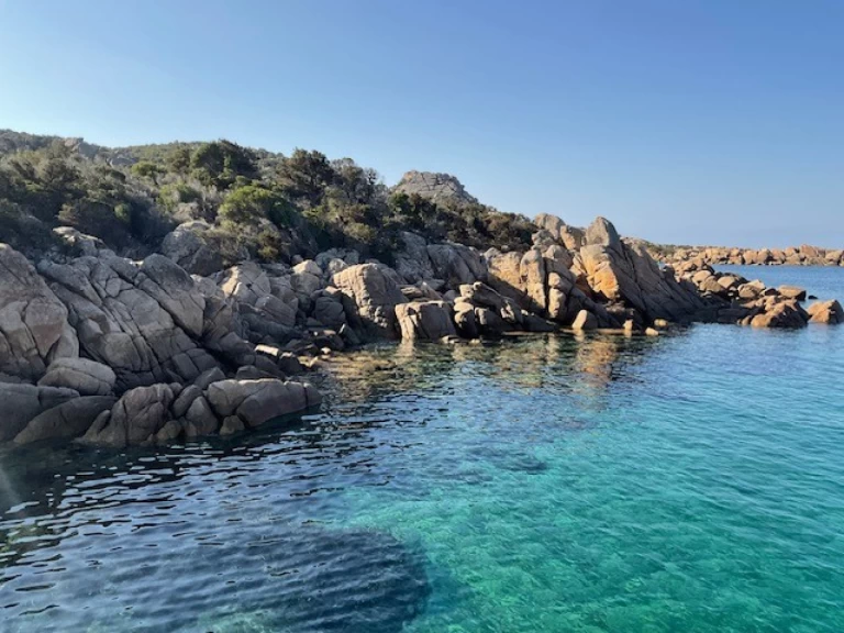 Catamaran hire in France - Lagoon Lagoon 42