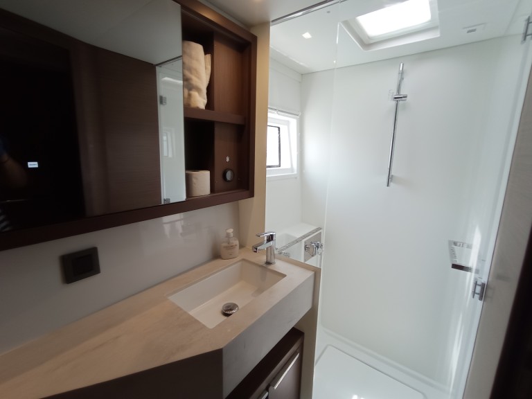 Hire a Lagoon Lagoon 46 Paros (Island)