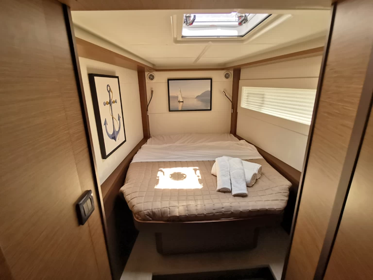 Catamaran hire in Alimos - Lagoon Lagoon 46