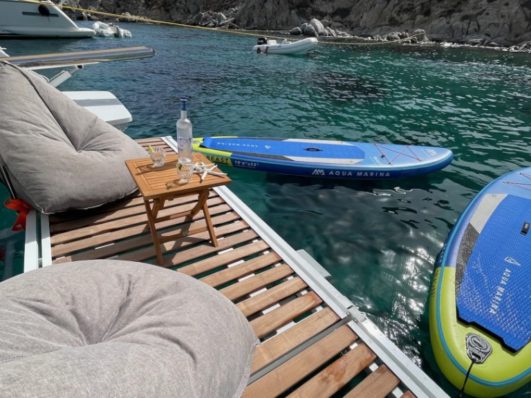 Charter a Lagoon Lagoon 46 in Alimos on Samboat