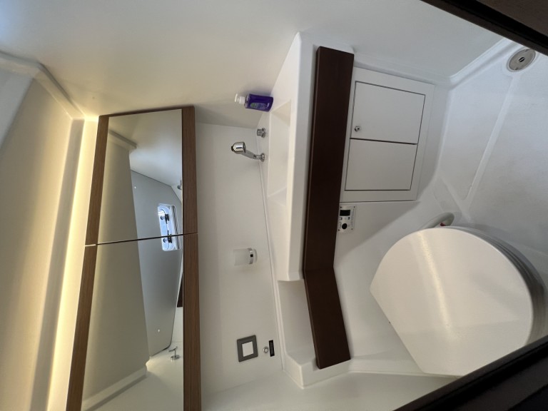 Bénéteau Oceanis 46.1 charter bareboat or skippered in  Alimos