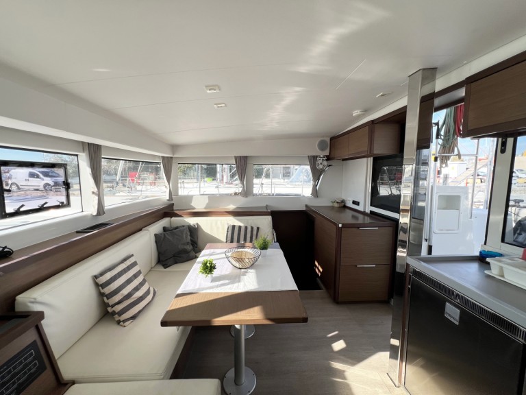 Hire a Lagoon Lagoon 40 Alimos