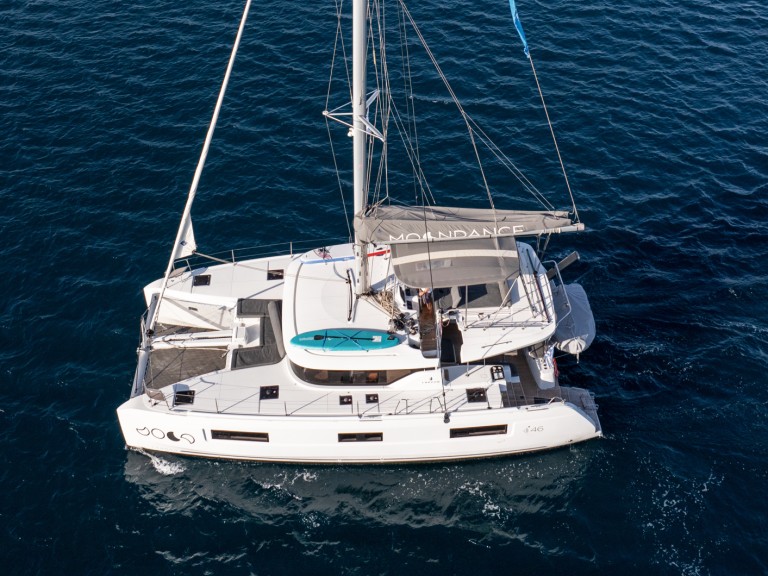 Charter a Lagoon Lagoon 46 in Alimos on Samboat