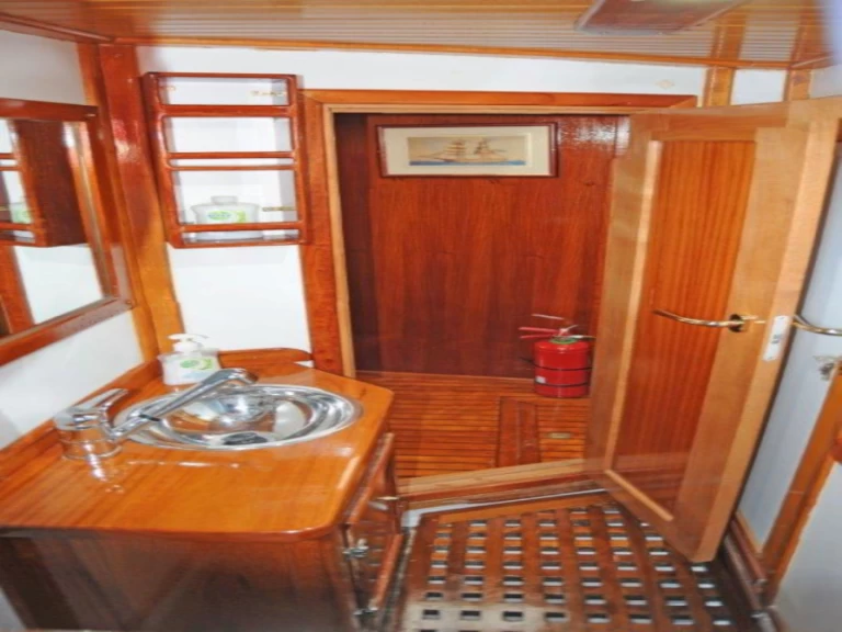 Yacht charter Alimos -  Motor sailer, Custom Made  on SamBoat