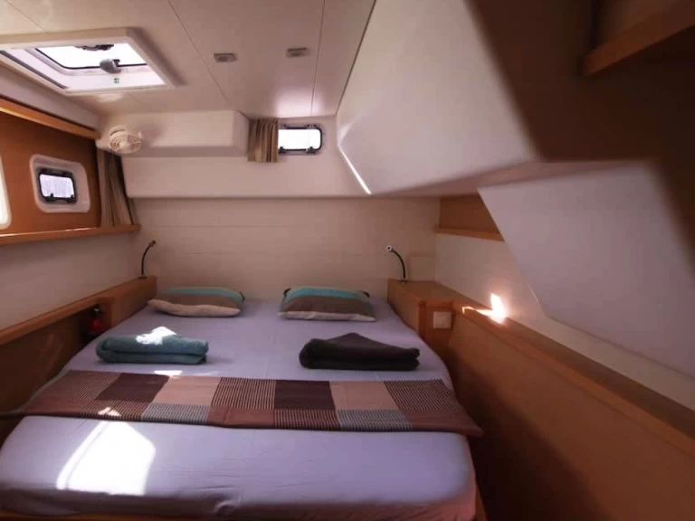 Yacht hire Alimos cheap Lagoon 450 F