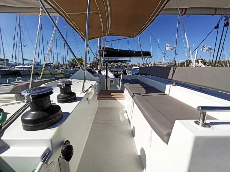 Catamaran hire in Alimos - Lagoon Lagoon 450 F