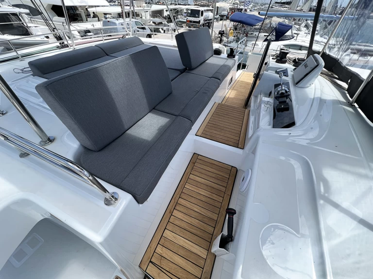 Charter a Lagoon Lagoon 46 in Alimos on Samboat