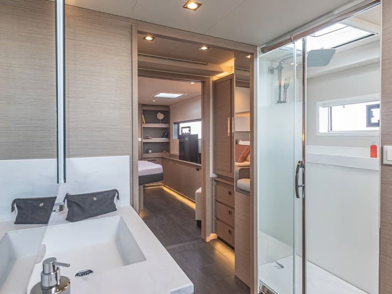 Catamaran to hire Palermo at the best price