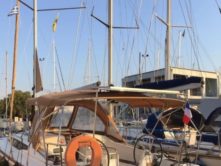 Hire Sailboat with or without skipper Jeanneau Lefkáda