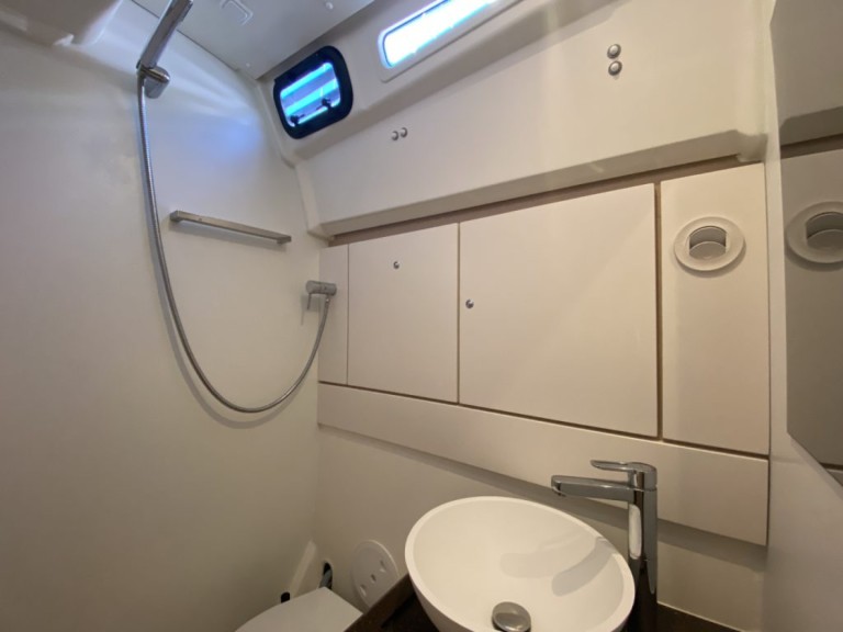 Hire Sailboat with or without skipper Jeanneau Adaköy